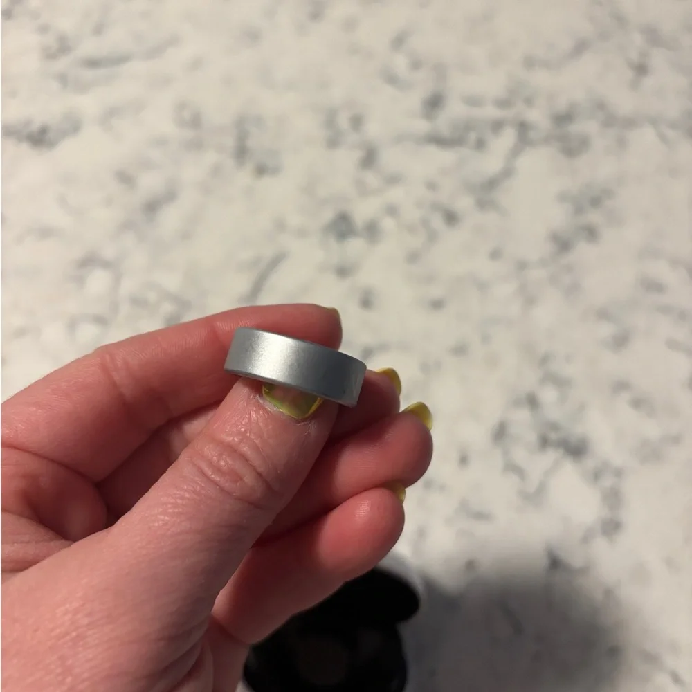 QALO White and Black Ring Case